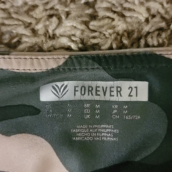 Forever 21 Camo Athletic Pants Size Medium - Picture 3 of 5